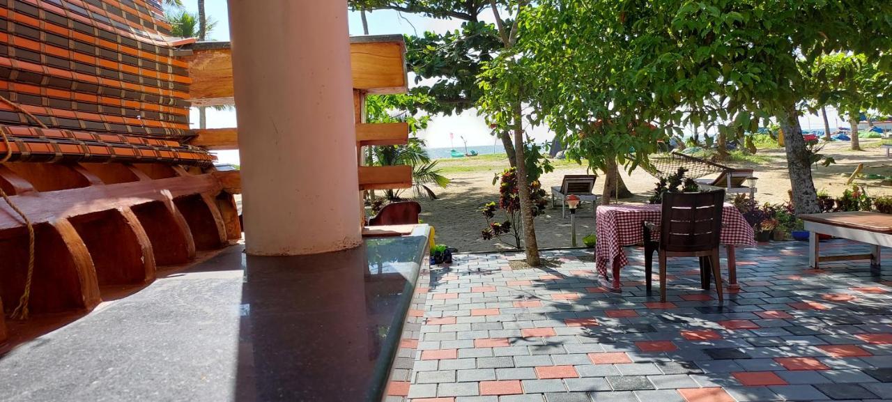 Marari Anna Beach Villa Mararikulam Eksteriør billede