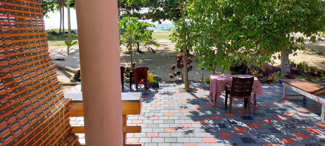 Marari Anna Beach Villa Mararikulam Eksteriør billede