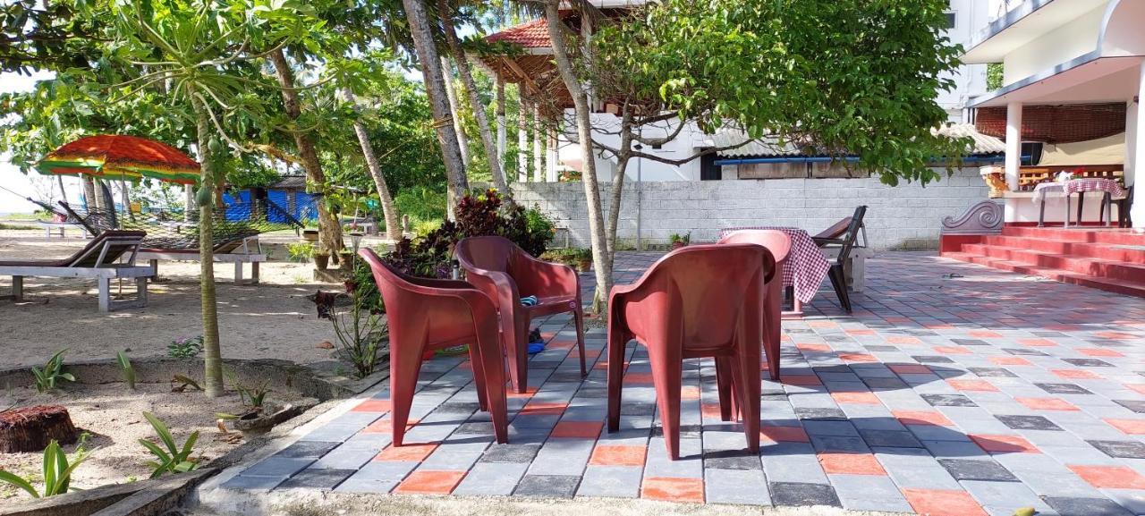 Marari Anna Beach Villa Mararikulam Eksteriør billede