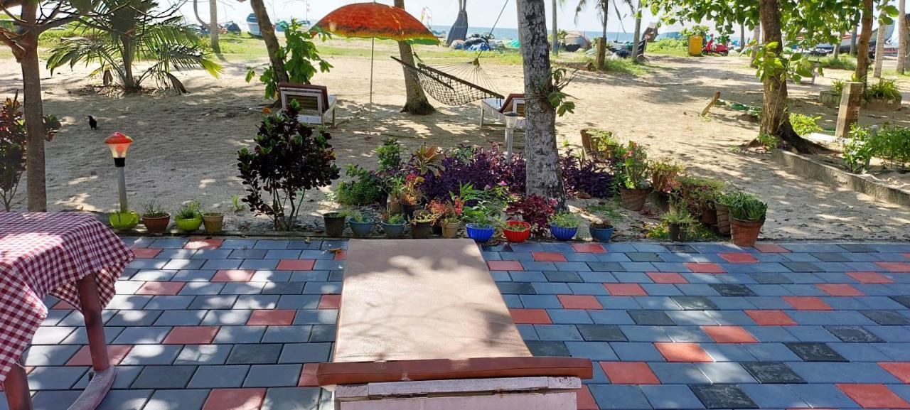 Marari Anna Beach Villa Mararikulam Eksteriør billede